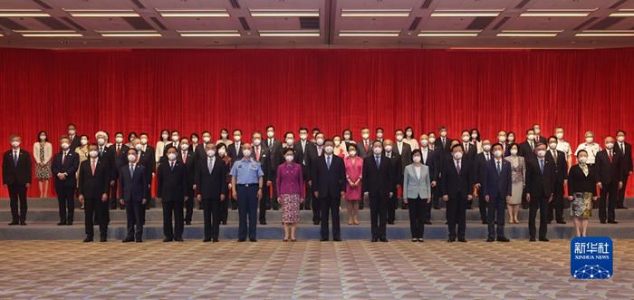 習(xí)近平會見香港特別行政區(qū)行政、立法、司法機(jī)關(guān)負(fù)責(zé)人