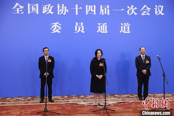 全國(guó)政協(xié)十四屆一次會(huì)議第二場(chǎng)“委員通道”集體采訪(fǎng)活動(dòng)舉行