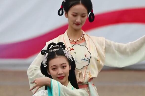 如何讓“國(guó)風(fēng)”吹向世界？媒體大咖熱議