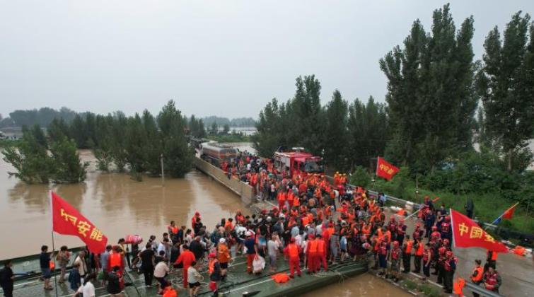 “逆行”重器中流擊水，創(chuàng)造救援速度奇跡<p>以精銳之“能”，護(hù)百姓之“安”，每一次極速救援，都是一場(chǎng)全力以赴，是承諾更是本色。<p>