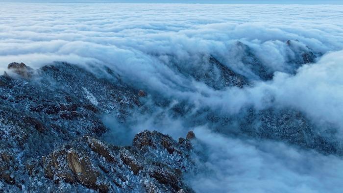 河南堯山：初雪新霽 云?？澙@